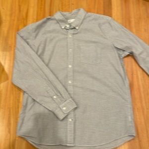 Gap Shirt white and blue. Like new